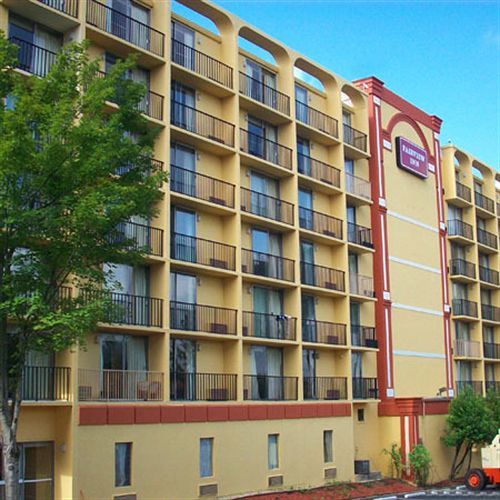 Knights Inn Six Flags Lodge West Экстерьер фото