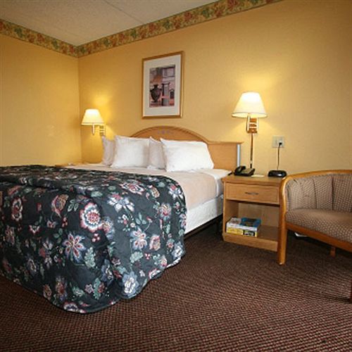 Knights Inn Six Flags Lodge West Номер фото